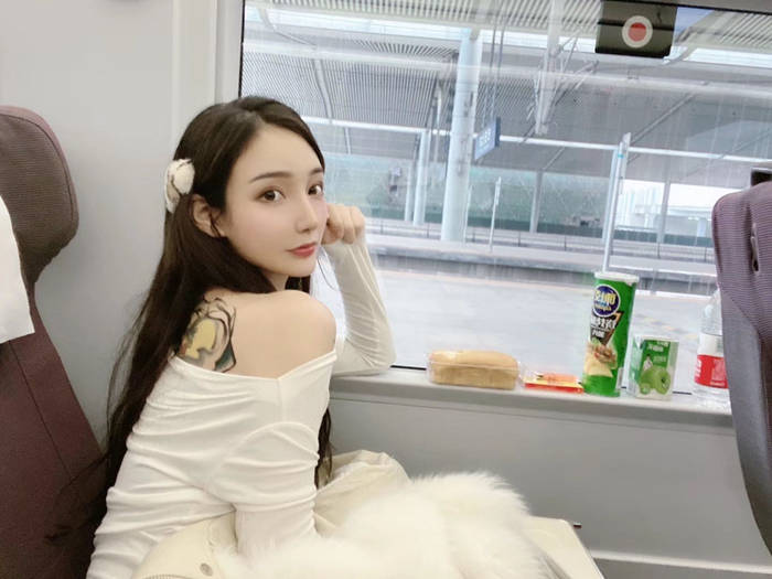 巴黎外围女经纪人